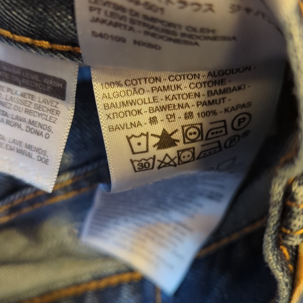 Distressed Levi's Style 517 - Picture 7 of 7